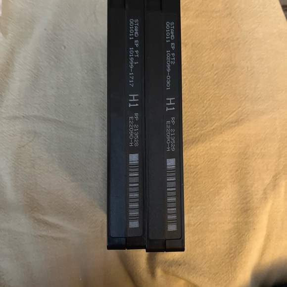 VHS set/ Stephen King’s The Stand - Picture 2 of 5